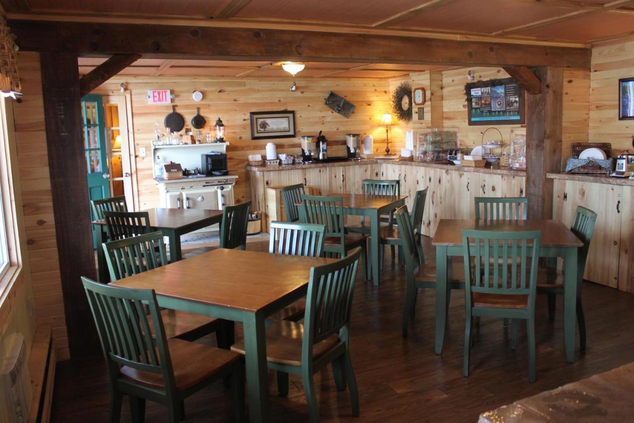 Maine Woods Inn Brewer Exterior photo